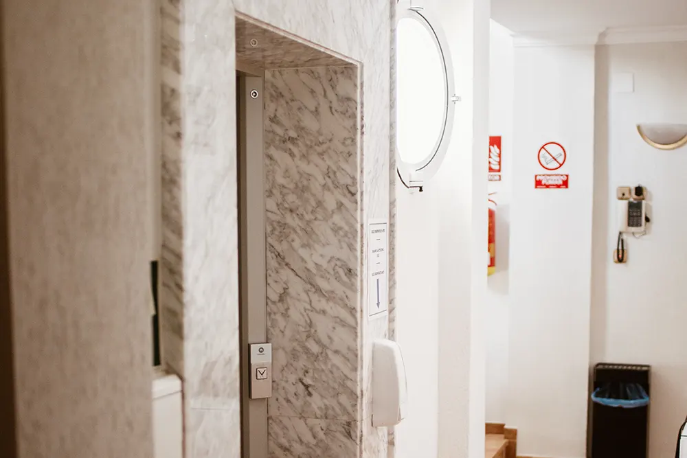 Ascensor en Hostal La Campana